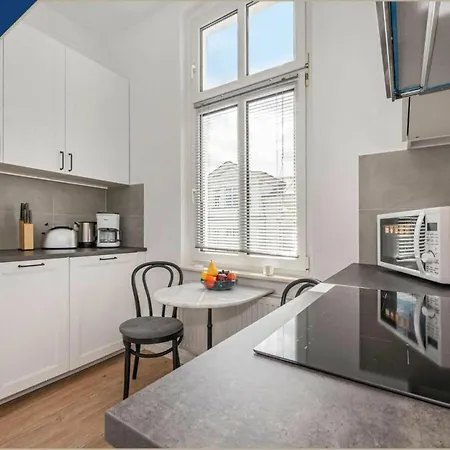 Apartment Martha 3 *